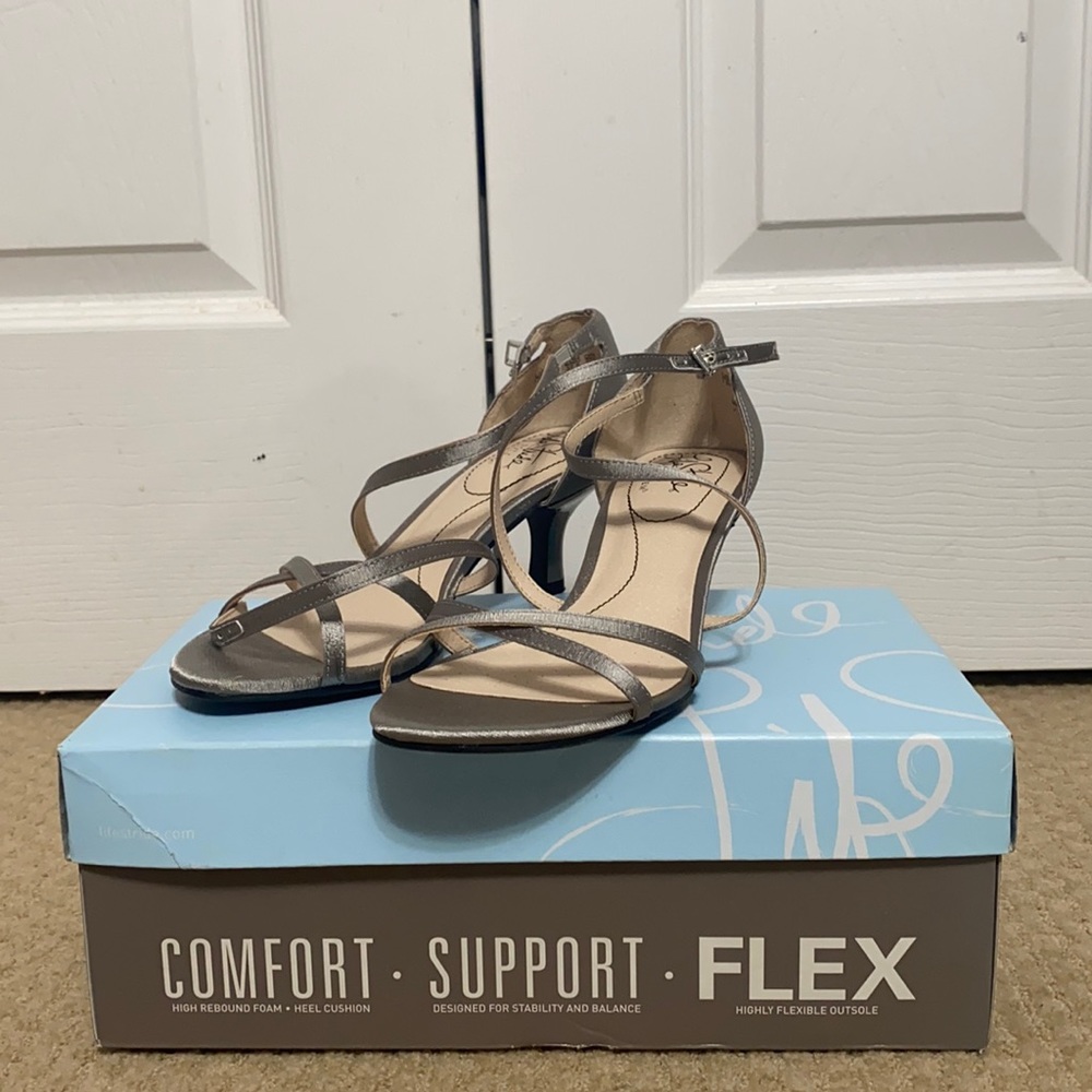 71/2 Life Stride Soft System Heels